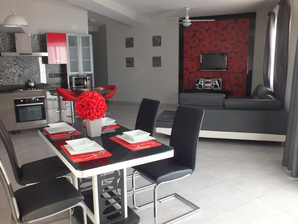 Penthouse Next To The Beach Marsaskala Exterior foto