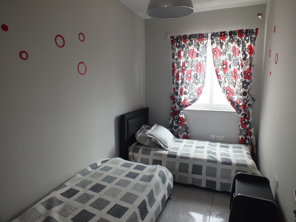 Penthouse Next To The Beach Marsaskala Exterior foto